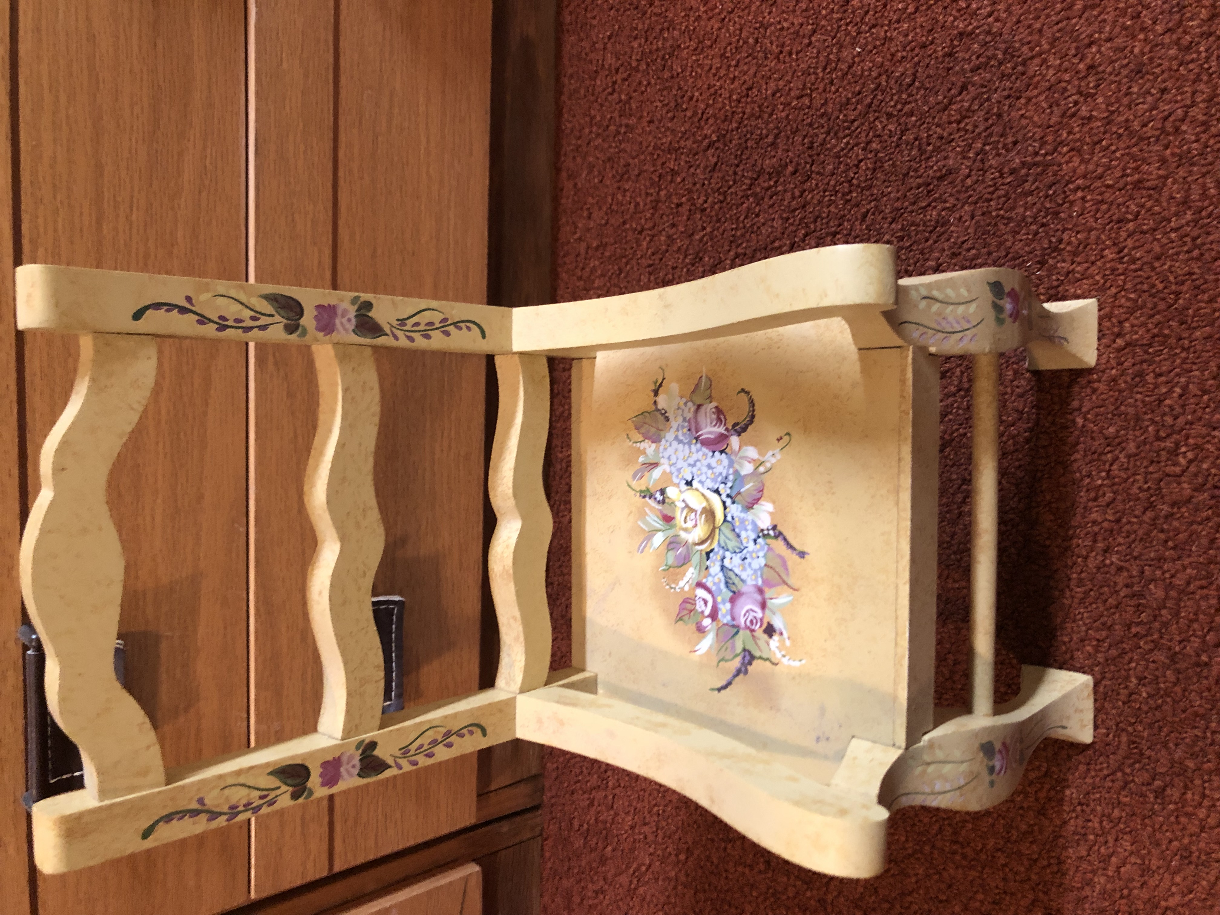 Little chair, front view